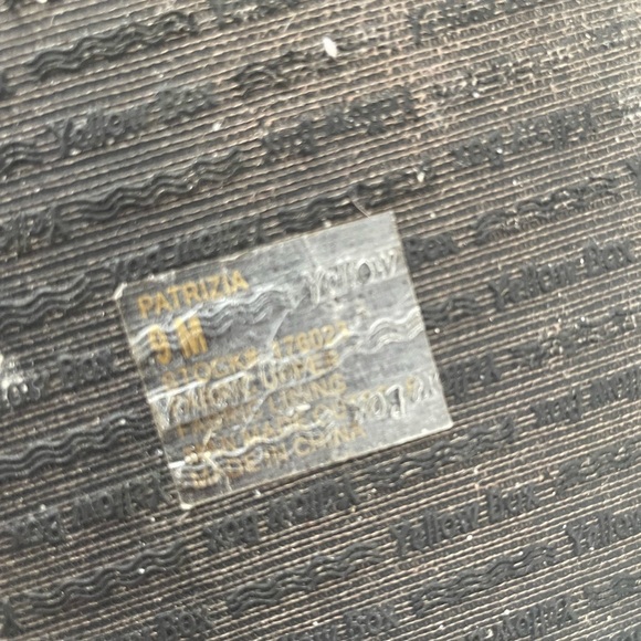 Yellow Box Black Glitter Sandals - Picture 5 of 5